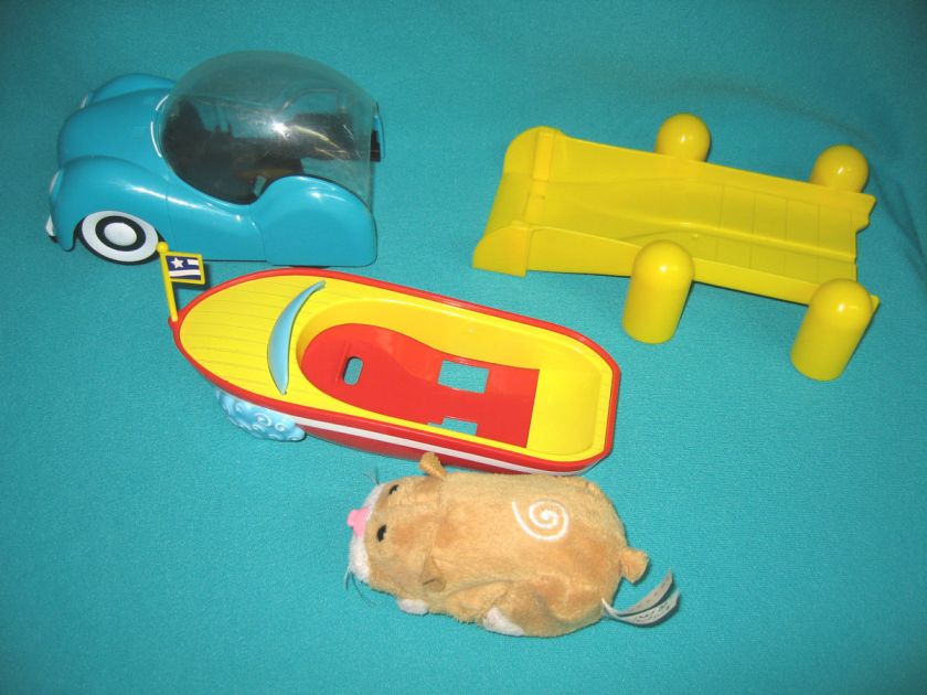 ZHU ZHU PETS CAR  SPEEDBOAT AND ONE ZHU ZHU PET  MR SQUIGGLES    