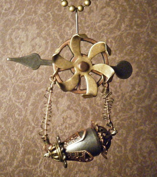   Airship Pirate/Pilot Blimp/Zeppelin/Balloon Charm Necklace LARP  