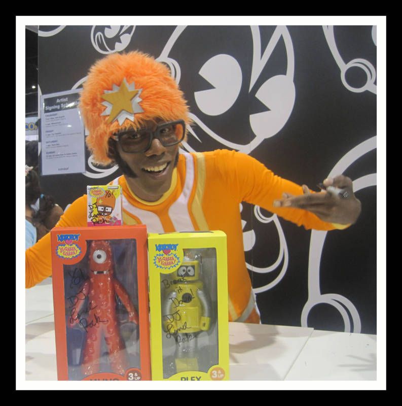 YO GABBA GABBA MUNO ART FIGURE SIGNED BY DJ LANCE ROCK KIDROBOT SOLD 