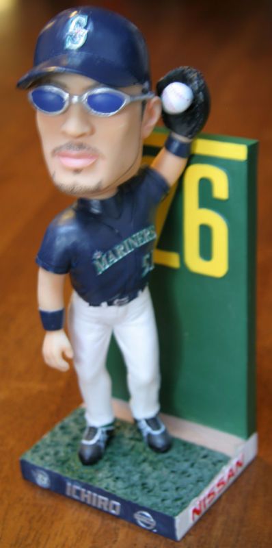 Mariners ICHIRO 326 Bobble Head Nodder  