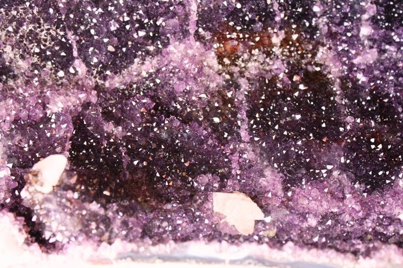 AMETHYST GEODE/W WHITE CALCITE KEIKI HEALING AMG 2675  