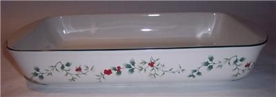 Pfaltzgraff Winterberry Christmas Rectangular Baker Pan  