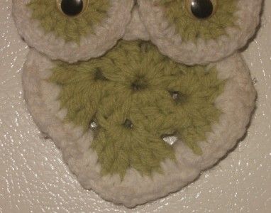   CROCHET LIGHT OLIVE GREEN & WHITE RETRO OWL MAGNET W WIGGLE EYES NICE