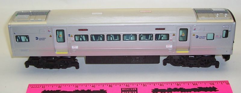 Lionel 7004 MTA Long Island M 7 commuter car  