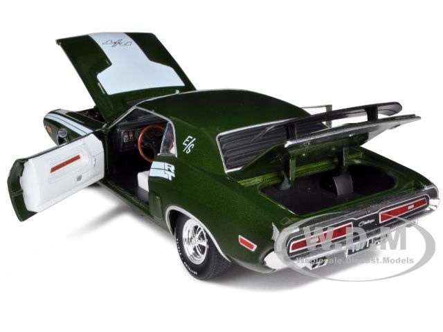 1971 DODGE CHALLENGER R/T 383 GREEN SCAT PACK 1/24 M2 MACHINES 40200 