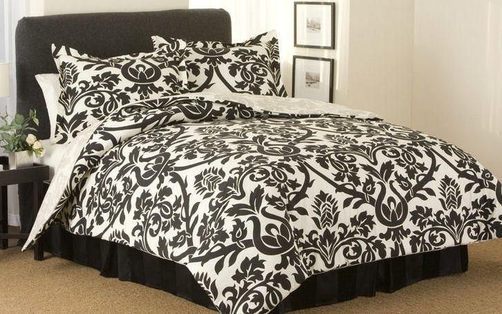 ZEUS BLACK AND WHITE 4PC QUEEN COMFORTER BEDDING SET