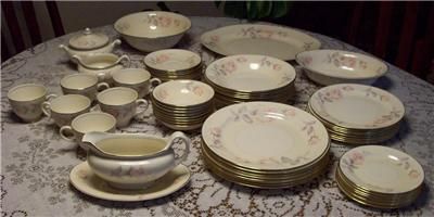 VINTAGE DINNERWARE EGGSHELL NAUTILUS ROSE PATTERN 62 Pc  