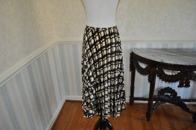 Gorgeous Talbots SIZE 16 Knife Pleats Black & Cream Geometric Design 