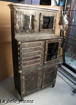 OUTSTANDING VINTAGE INDUSTRIAL MEDICAL DENTAL STEEL CABINET  