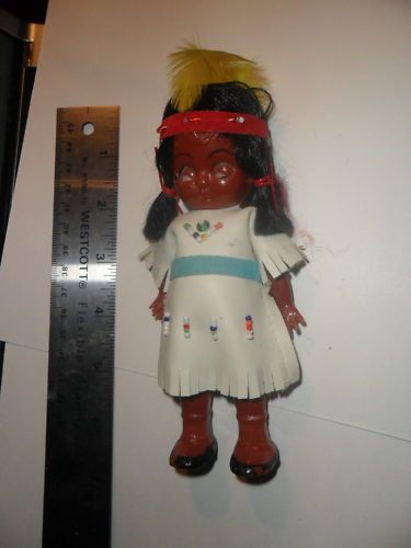 CARLSON? DOLL INDIAN GIRL W/ HEADDRESS NEAT D9  