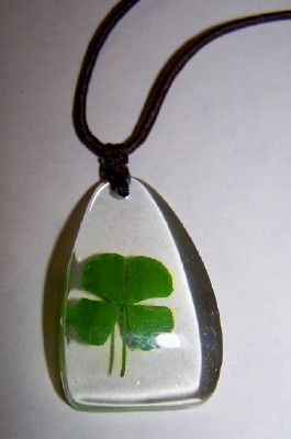 GENUINE FOUR 4 LEAF CLOVER NECKLACE  IRISH SPELLS (C5)  