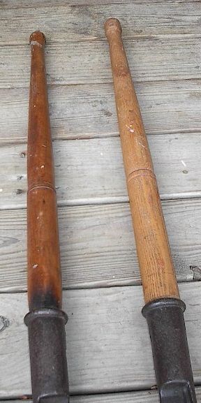 ANTIQUE Dehorner 1892 Cast Iron with Wooden Handles EXCELLENT 