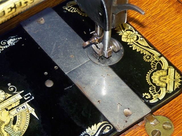   27 SPHINX SEWING MACHINE IN TREADLE JULY 21 1908 LONG SHUTTLE SERVICED