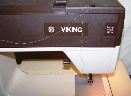   HUSQVARNA VIKING Sewing Machine 4700 4000 Series All Original w Pedal