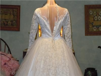 Vintage 1950s Chantilly Lace & Tulle Wedding Gown Dress w/train 