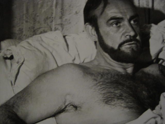 Sean Connery shirtless and bearded in bed (SH10)  