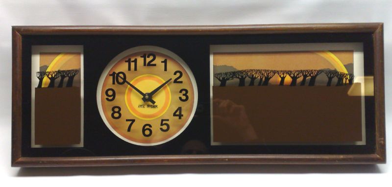 Rare VTG Virgil Thrasher 3D Floating Image Wall Clock  