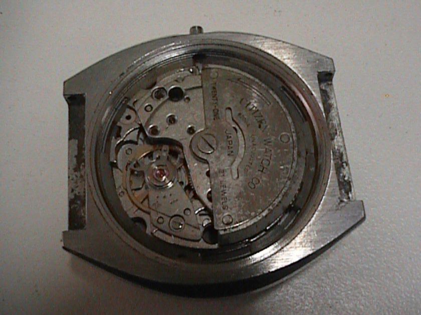 ANTIQUE WRISTWATCH MOVEMENT FOR REPAIR CITIZEN 8200A  