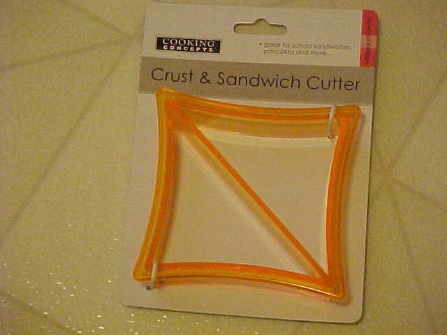 BRAND NEW CRUST & SANDWICH CUTTER KITCHEN UTENSIL  