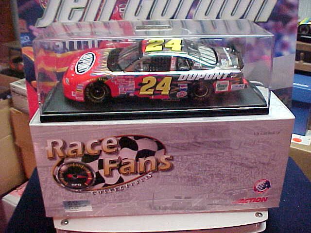 2001 JEFF GORDON #24 DUPONT PLATINUM 1/24 ACTION CAR  