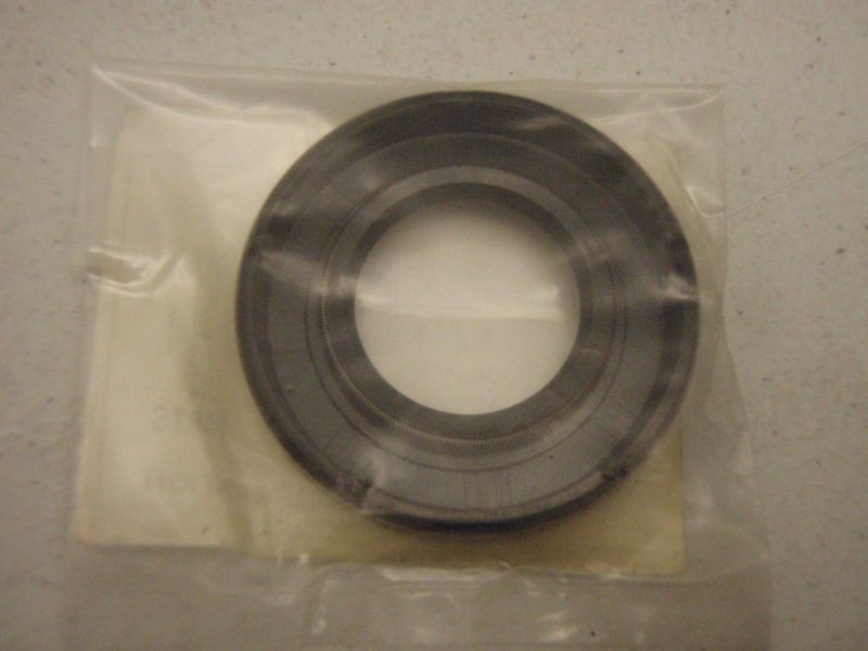 Nissan/Tohatsu 70B/70C 90A 140A2 Oil Seal 3C7602231M  