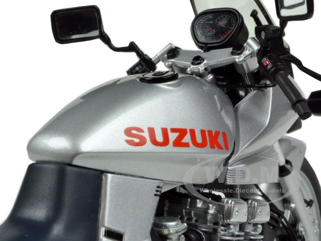   of suzuki gsx 1100s katana silver by autoart item number 12151 has