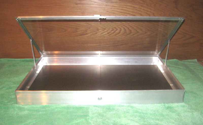 Aluminum Showcase 34 x 22 x 3 1/4 Side Load  