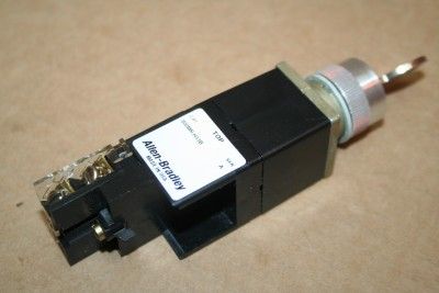 Allen Bradley Selector Switch 800MR H33B & Key #18400  