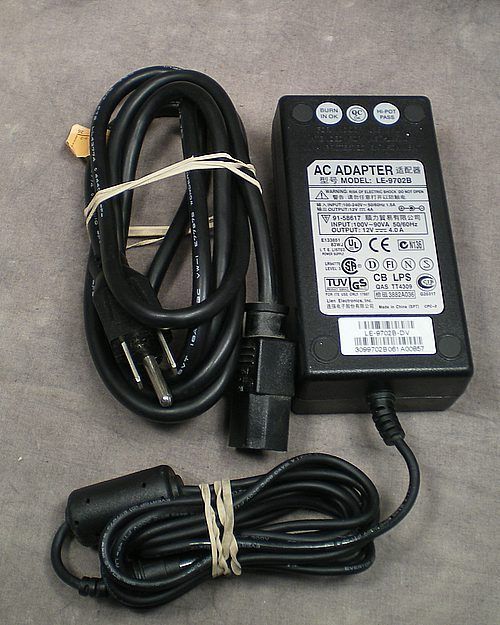 Hitachi AC Adapter Monitor PC AP8100 LE 9702B HT 12V 4A  