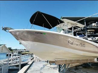 2007 Boston Whaler 270 Outrage, Twin 225 Mecury Verados with Low Hours 