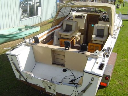 21 Cruisers Cuddy Cabin Boat LOADED and a E Z Loader Tandem Trailer 