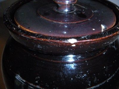 VINTAGE LIDDED POTTERY CROCK WITH LID DARK BROWN GLAZE  