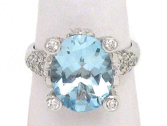 OPULENT 18K GOLD 13.7 CARATS DIAMONDS & AQUAMARINE RING  