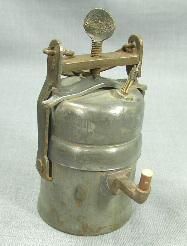 ANTIQUE MINING MINERS SAFETY LAMP FROG CARBIDE LANTERN  