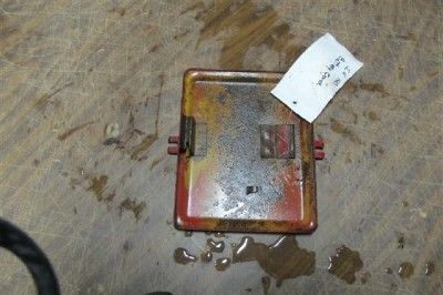 INTERNATIONAL HARVESTOR 140 TRACTOR BATTERY COVER 1587  